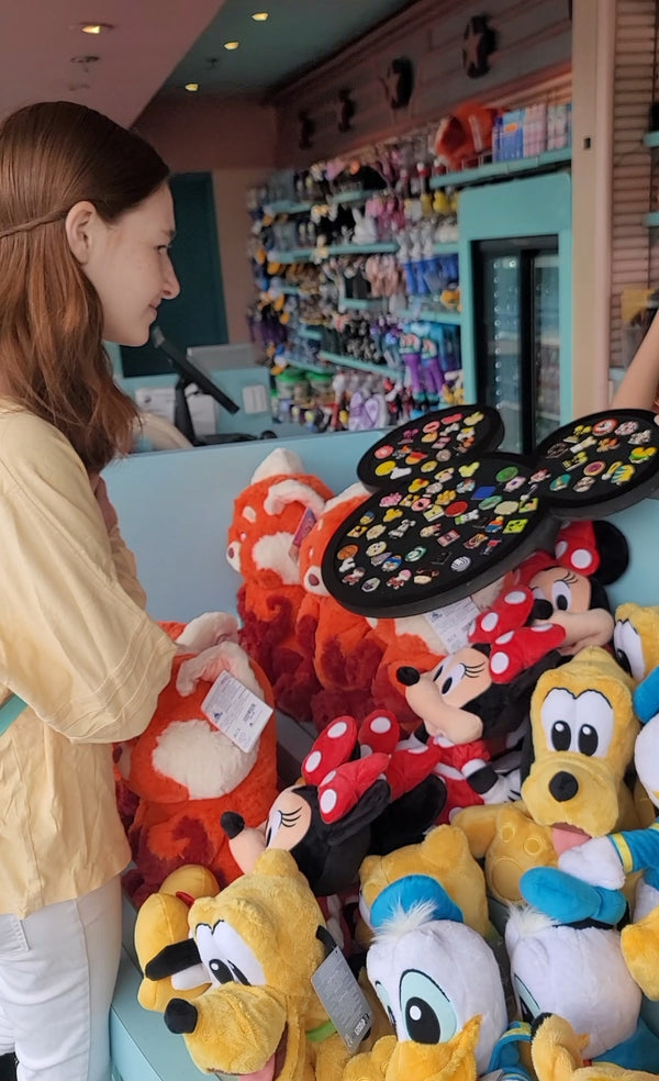 A Beginners Guide to Disney Pin Trading