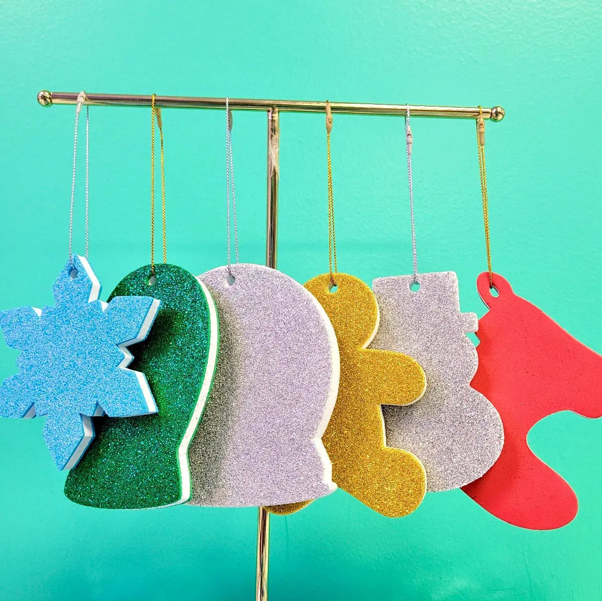 Seasonal PinFolio® Ornaments Set – Holiday Pin Displays | Set of 6 GoPinPro