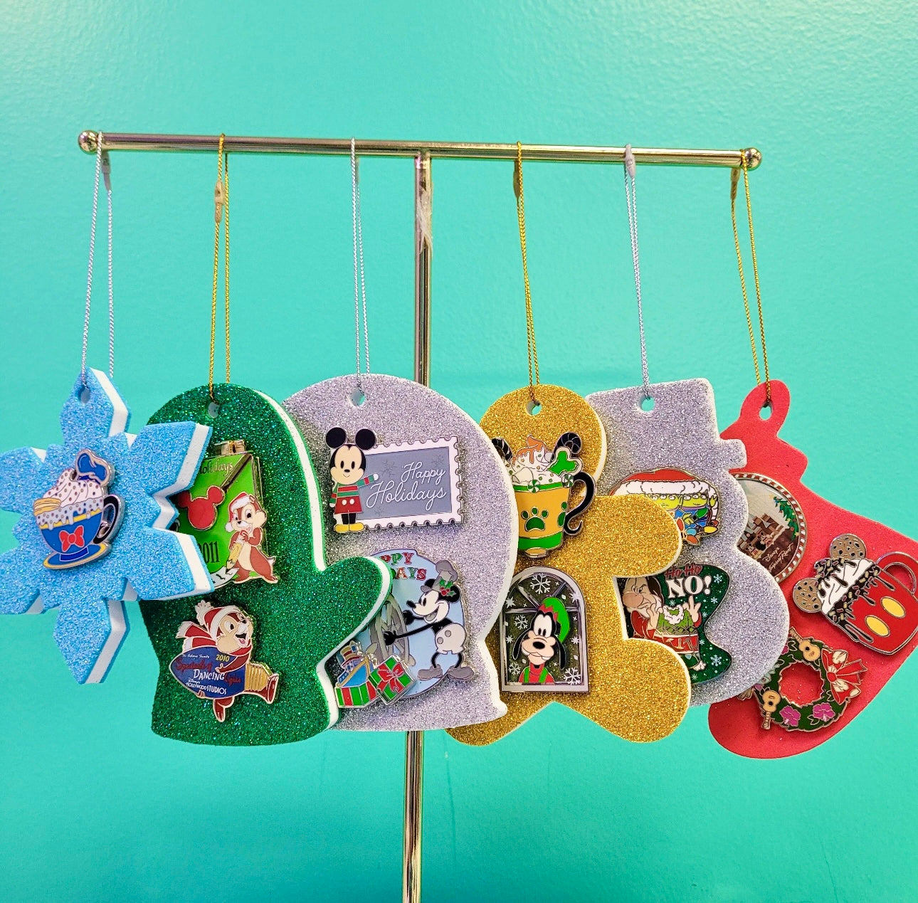 Seasonal PinFolio® Ornaments Set – Holiday Pin Displays | Set of 6